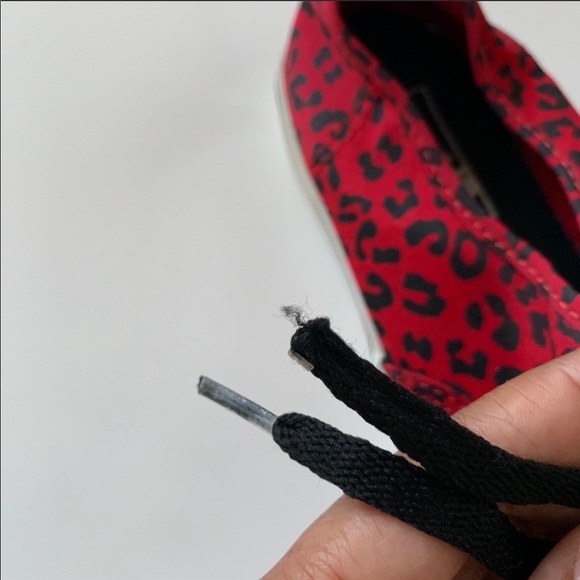 Red and Black Print Vans (6.5) - Picture 4 of 8